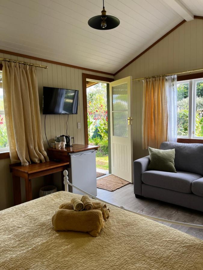 Wisteria Way Hotell Opononi Eksteriør bilde